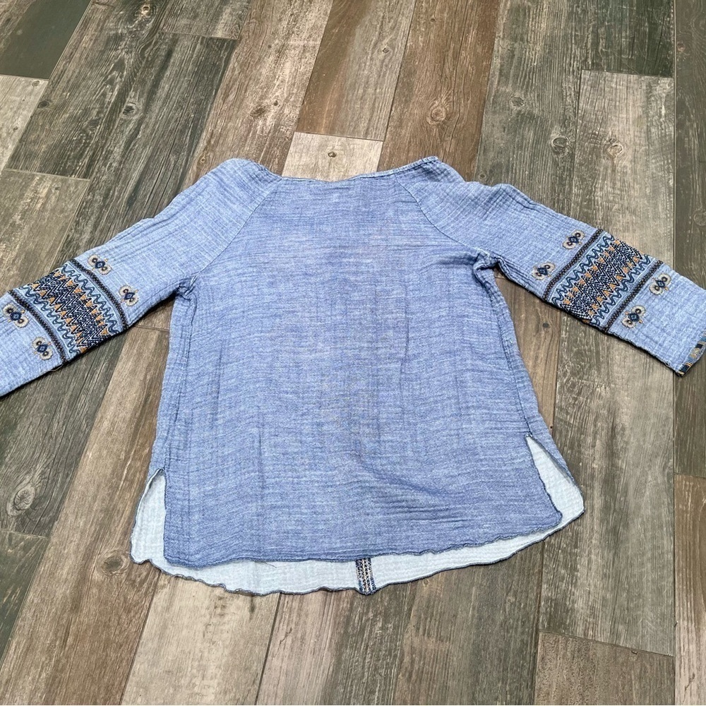 Johnny Was Light Blue Embroidered Peasant Blouse with Gold and Navy Accents - Picture 7 of 9
